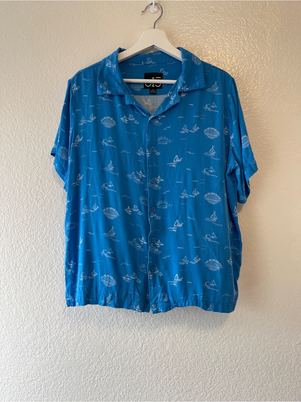 Men's Blue Short-Sleeve Button-Up Shirt